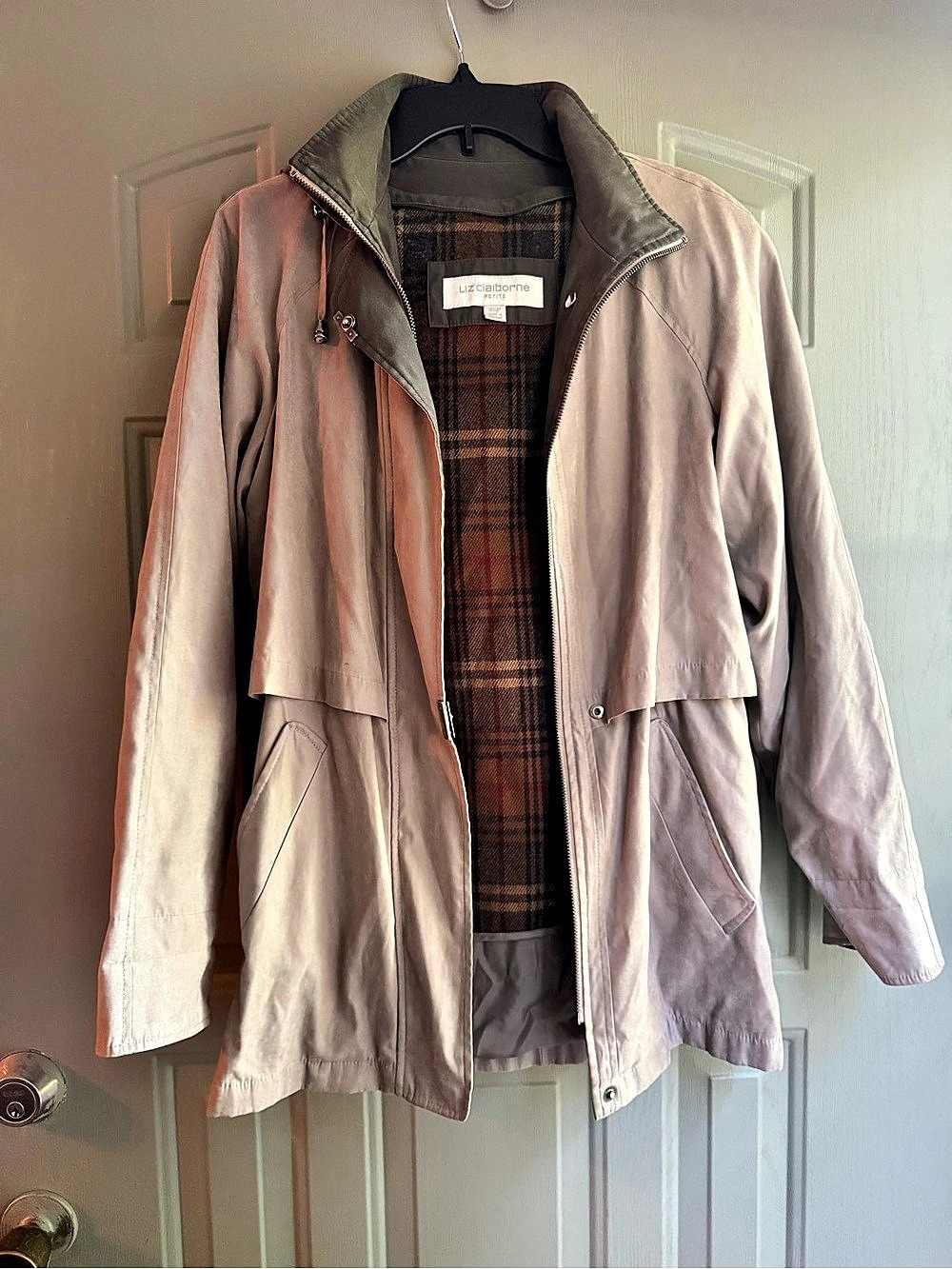 Liz Claiborne Petite Plaid-Lined Utility Jacket in Pink & Gray Size Small
